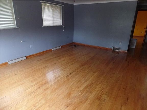 4th image of 321 N 14th St