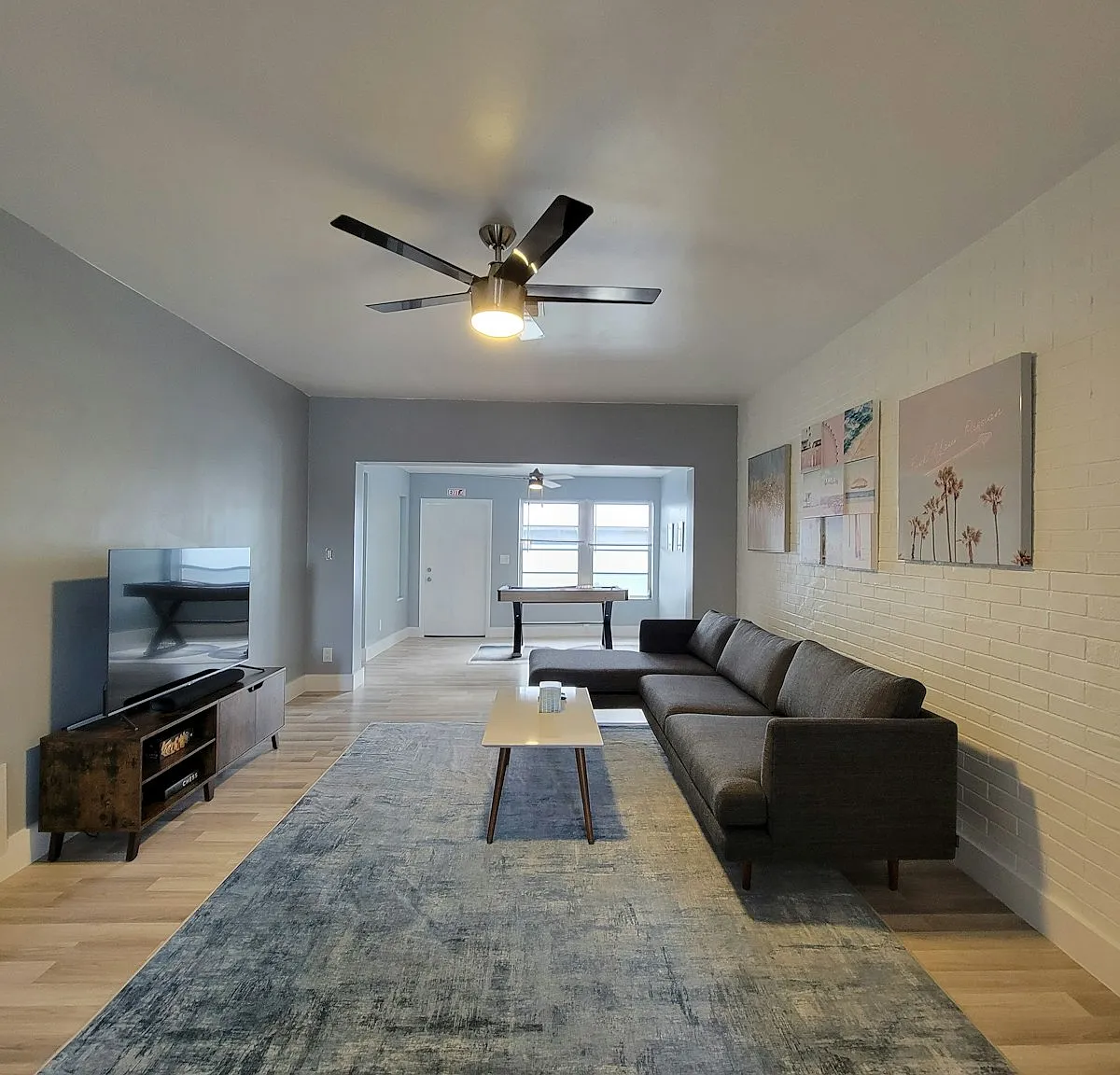 2215 N 20th Ave, Unit 1 — Photo 2