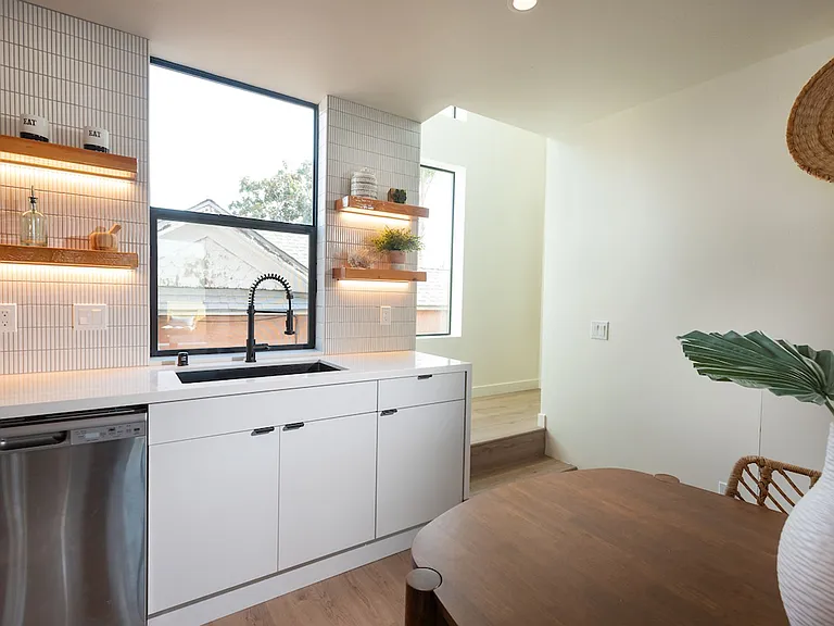 Modern Architect-Designed Apartments at El Domus A/C and In-Unit Laundry — Photo 6