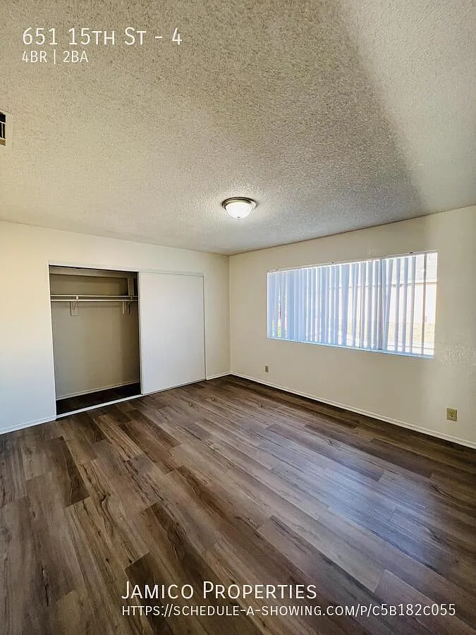 4 bed, $3,920 — Photo 2