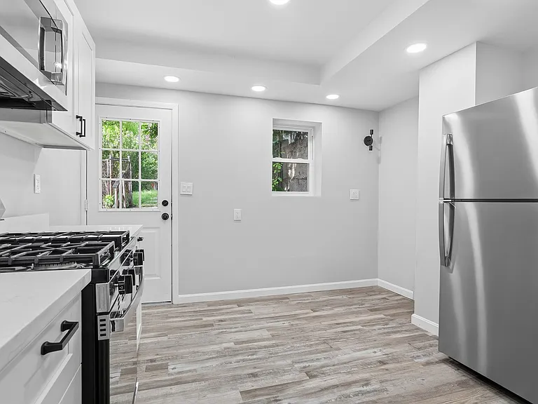 905 McCandless Ave — Photo 12