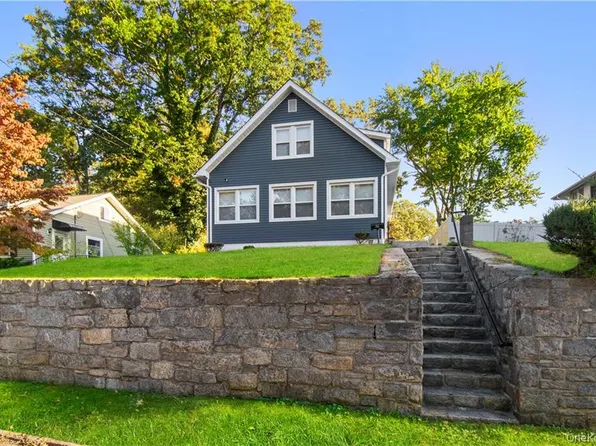 26 Woodfield Ter, North Tarrytown, NY 10591