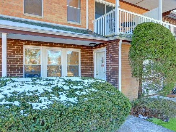 81 Artist Lake Drive, Middle Island, NY 11953