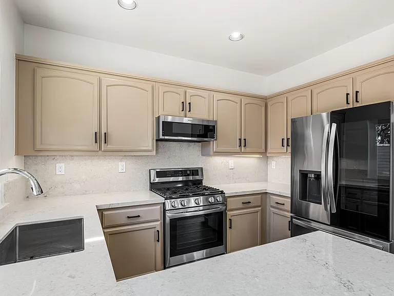 18177 Stonegate Ct — Photo 7