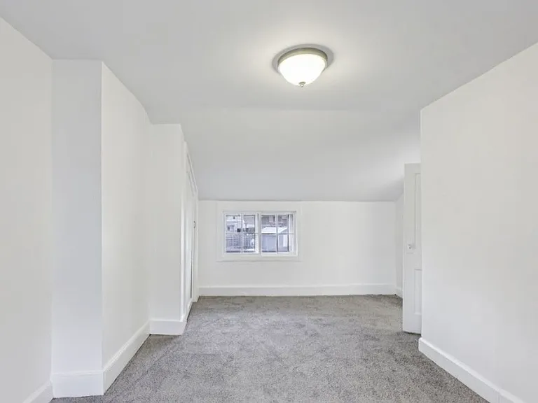 1016 E Palmer St — Photo 18