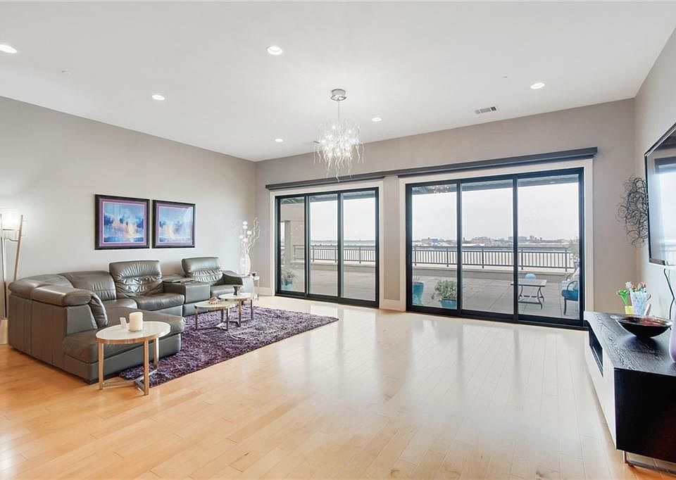 504 1st St Gretna LA Zillow