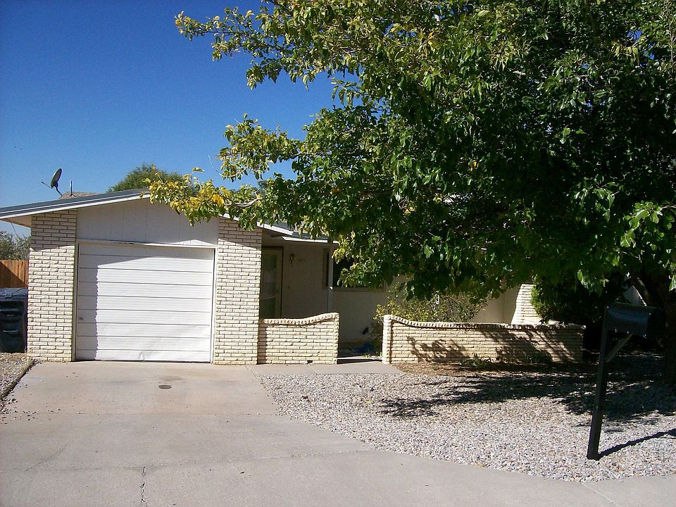 1st image of 745 Landman Pl NE