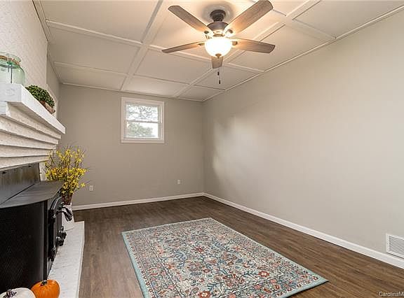 5th image of 2242 Donnabrook Ln