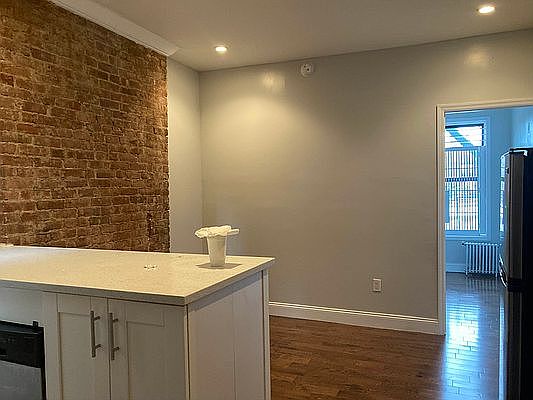 3rd image of 1895 Amsterdam Ave #5D