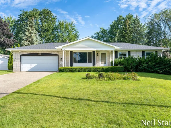 1633 Woodview St, Jenison, MI 49428