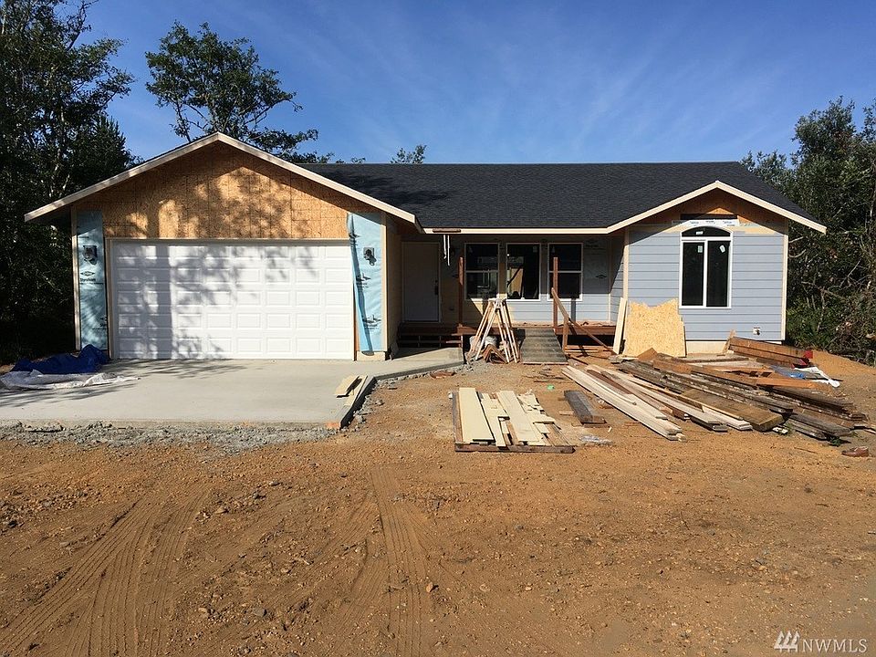 1st image of 636 Rainbow Ct NE