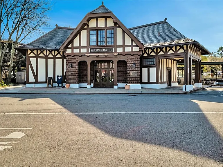50 E Hartsdale Ave #1W — Photo 31