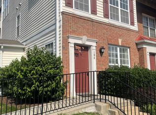 2495 Angeline Dr APT 104, Herndon, VA 20171