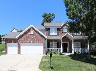 7 Arbor Look Ct, Ballwin, MO 63021