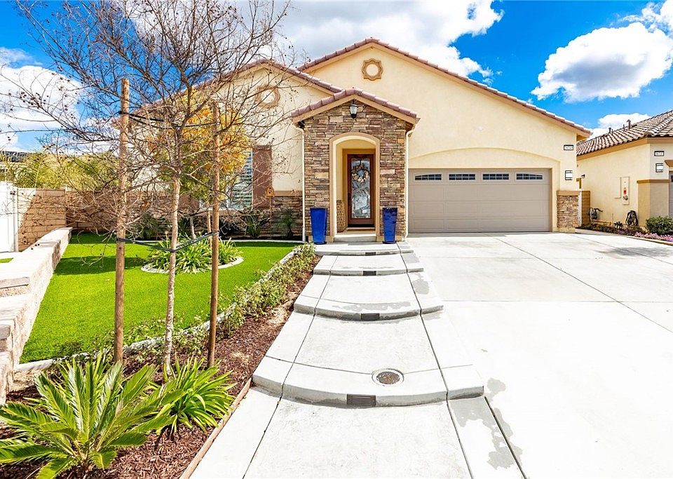 1st image of 26745 Verdant Cir