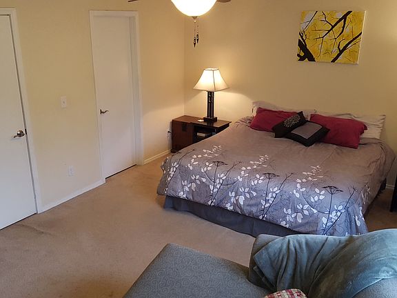 4th image of 106 96th Ave SE #A
