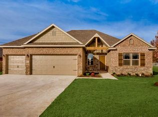 304 Pebble Beach Dr, Cave Springs, AR 72718