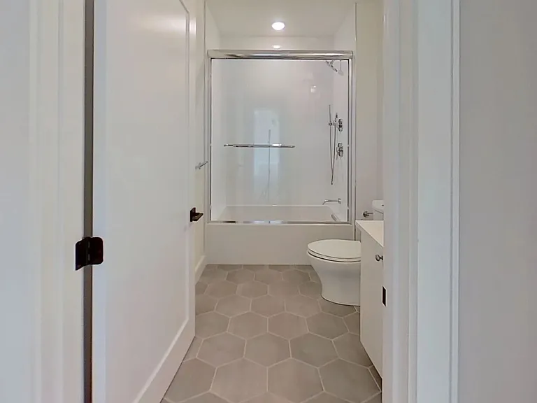 106A Warren St #4 — Photo 10