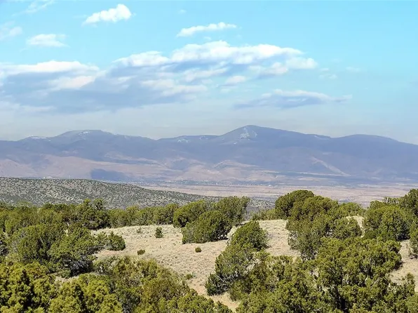 8 Via Palomita, Santa Fe, NM 87506
