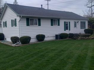 520 Whipple St, South Lyon, MI 48178