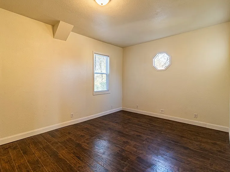 721 Martin Luther King Jr Dr — Photo 27