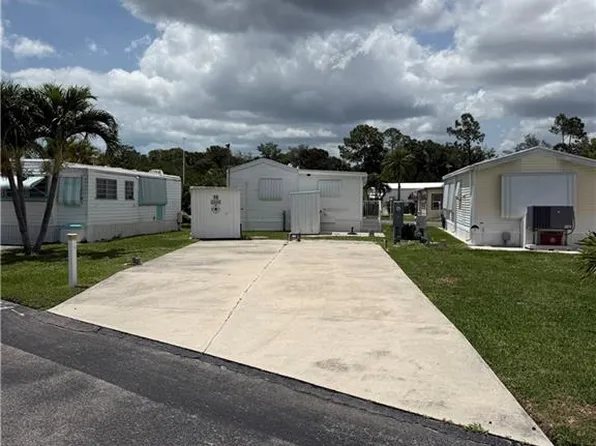 18 Jade DR, NAPLES, FL 34114
