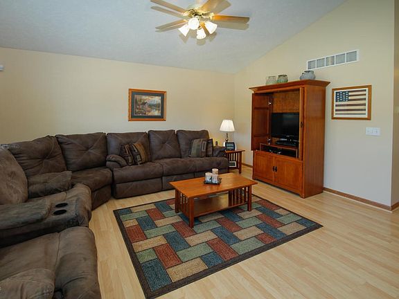 6053 Clovermeadows-104