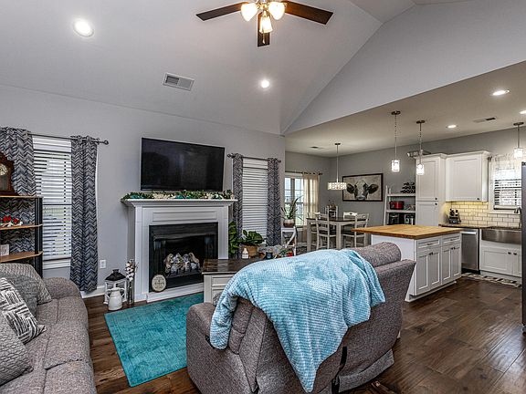 4th image of 658 Fourwinds Dr