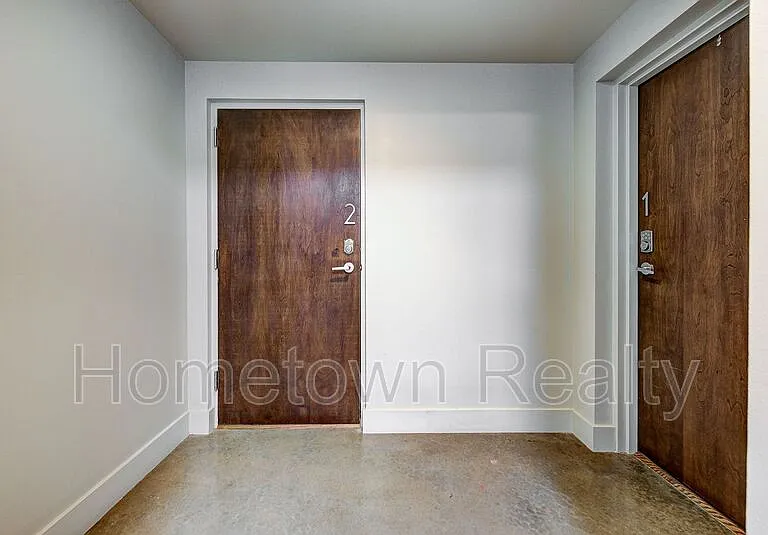 301 NE 4th St #2 — Photo 6