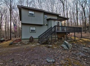 130 Minuteman Ln, Lackawaxen, PA 18435