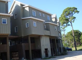 427 Pirates Landing Dr, Apalachicola, FL 32320