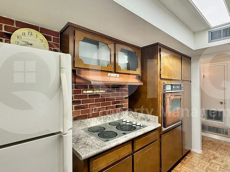 1218 E Alameda Dr — Photo 3