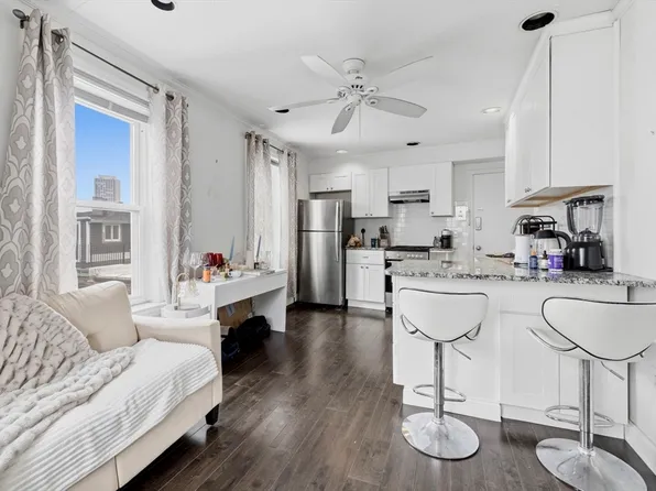 46 Lewis St APT 10, Boston, MA 02113