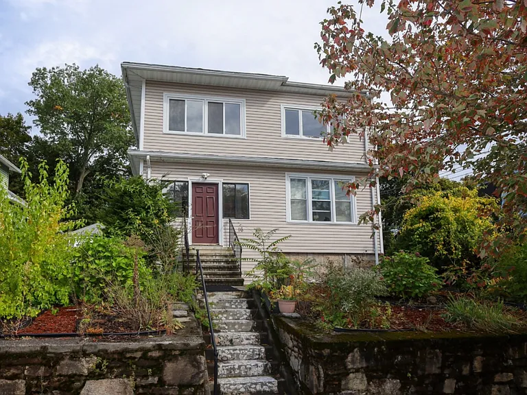 16 Holland Rd #1 — Photo 1