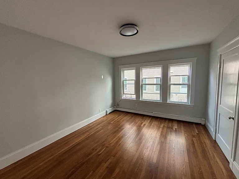 61 Waverly St #1 — Photo 6