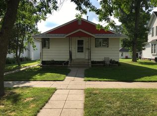 121 1st St SW, Watertown, SD 57201