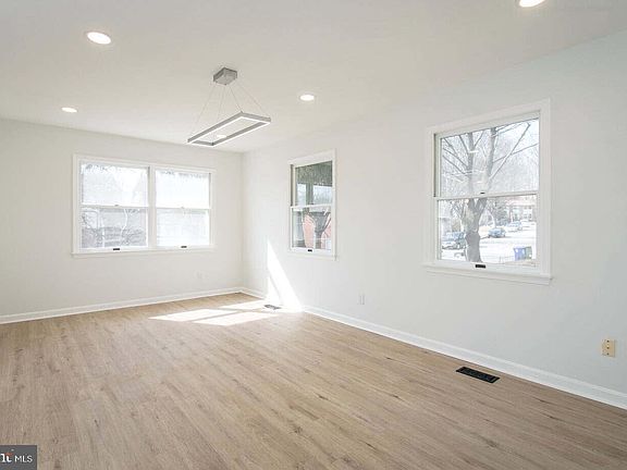 5th image of 6301 Benhurst Rd
