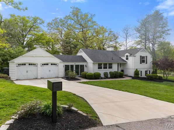 41 Frederick Ln, Saint Louis, MO 63122