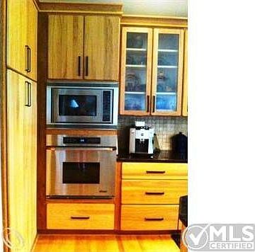 Gourmet kitchen...