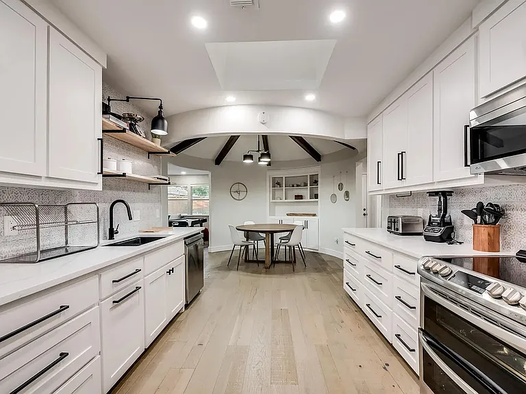2836 Meadowbrook Dr — Photo 15
