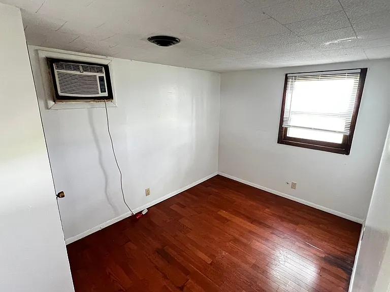 224 N Oak St — Photo 4