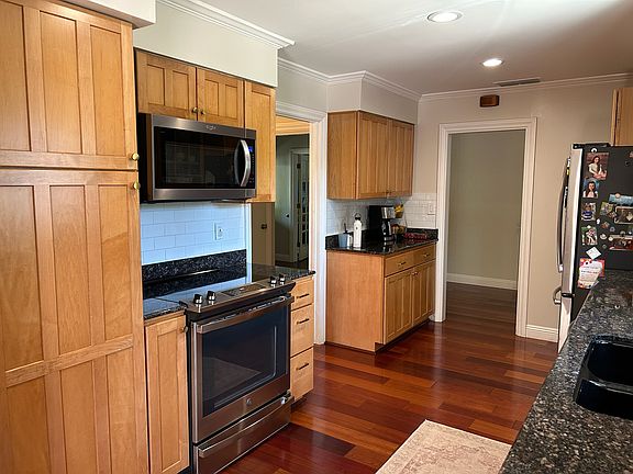 5th image of 4501 Northampton Dr