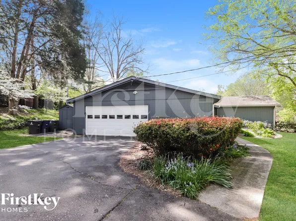 640 Valleybrook Ln, Winston Salem, NC 27104