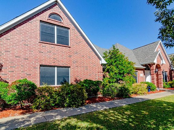 2nd image of 301 Rushcreek Dr