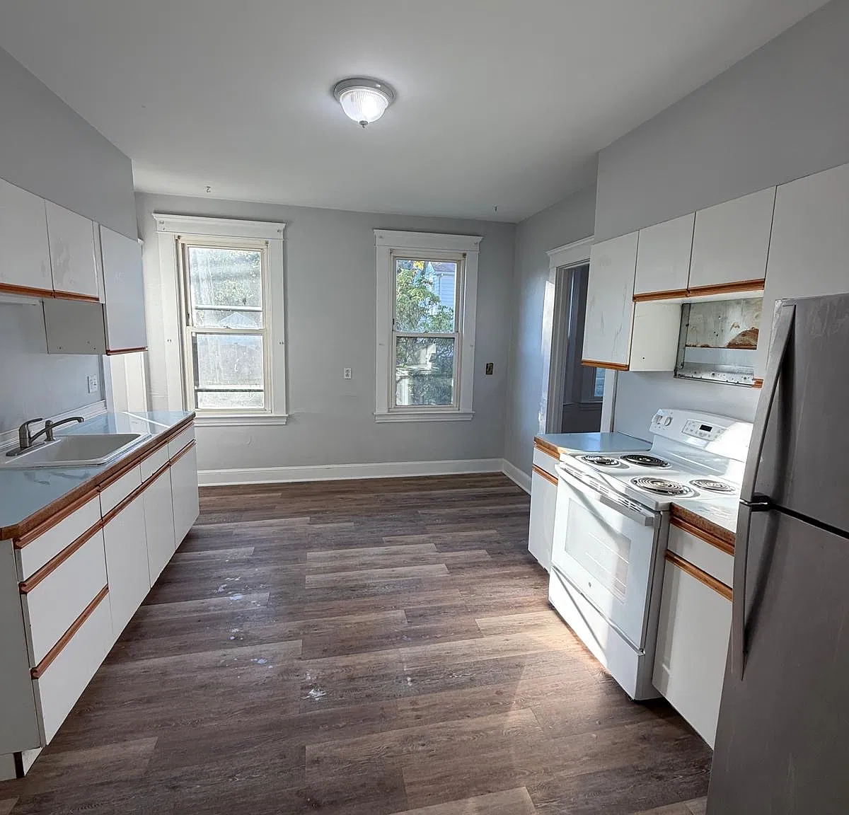 3 bed, 1200 sqft, $2,100 — Photo 1
