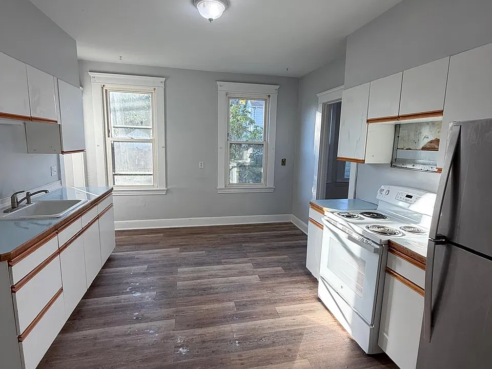 162 Helen St #1