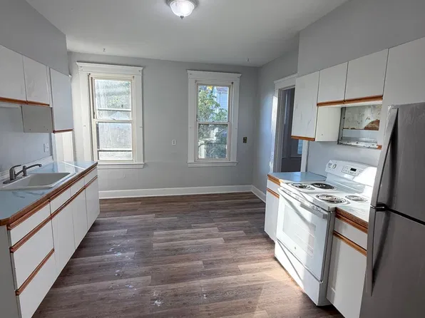 162 Helen St #1, Hamden, CT 06514