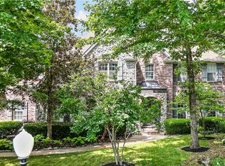 2933 N Jamestown Rd, Fayetteville, AR 72703