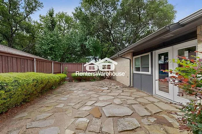 913 Overdowns Dr — Photo 8