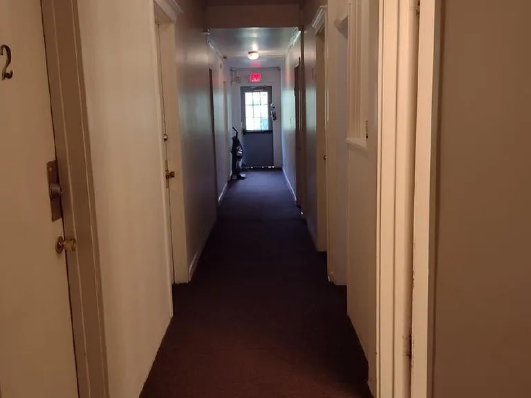 322 Augusta Ave — Photo 17